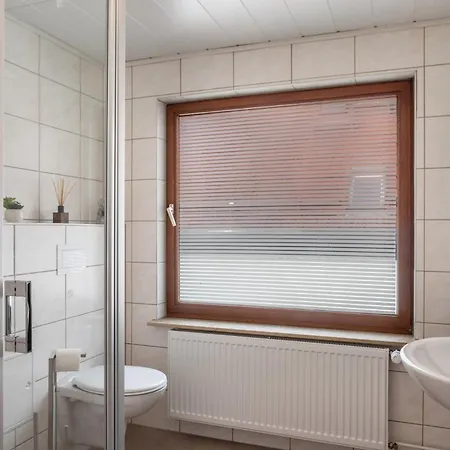 Hennen Apartment *